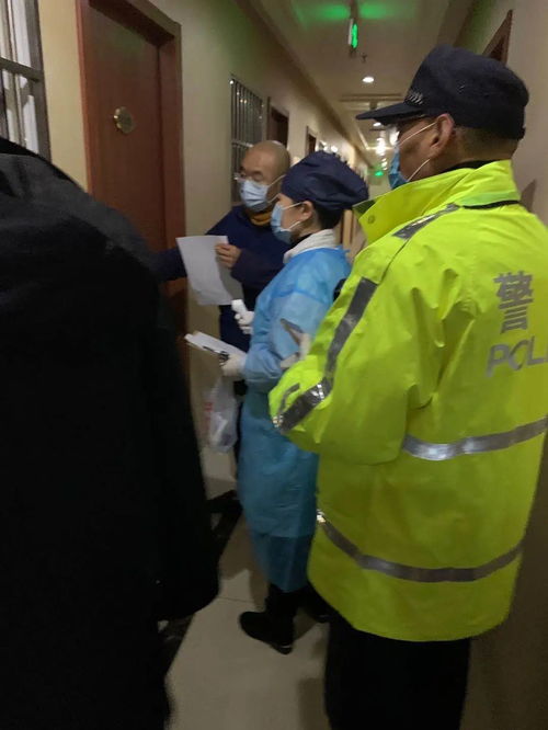 戰(zhàn)疫中的他和她 消毒服務(wù)篇